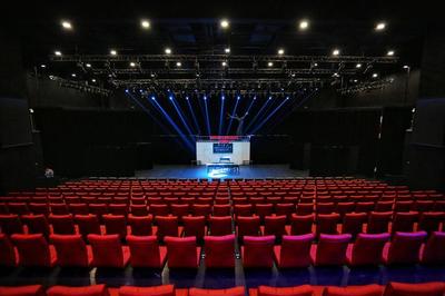 杭州懷德藝術中心啟幕，經典話劇《驢得水》助陣，拓展演出及經紀業(yè)務